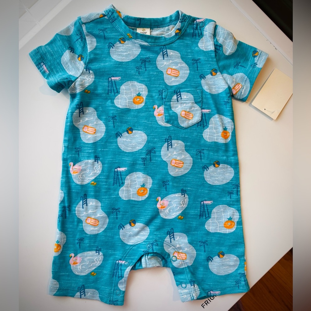 Nordstrom’s Tucker and Tate unisex Onsie. Size 6 months. BNWT.